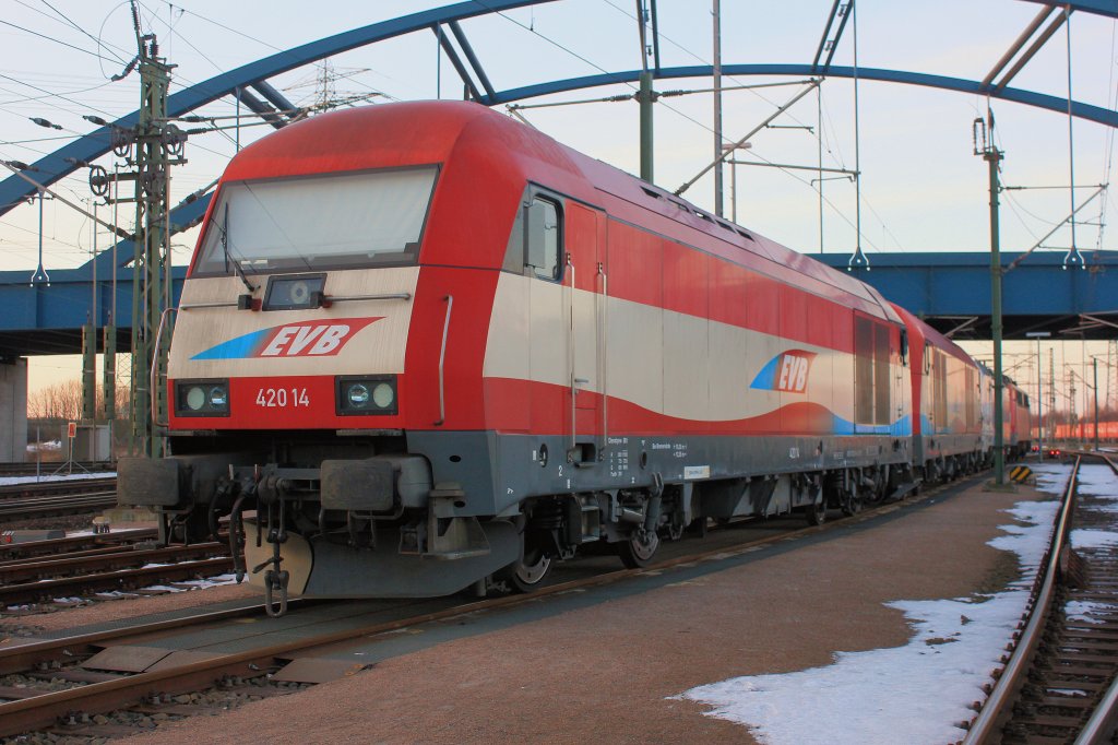 Am Fr�hen Morgen am 24.03.2013 Stehen die evb Logistik 420 14 und 420 13 in Hamburg Waltershof.