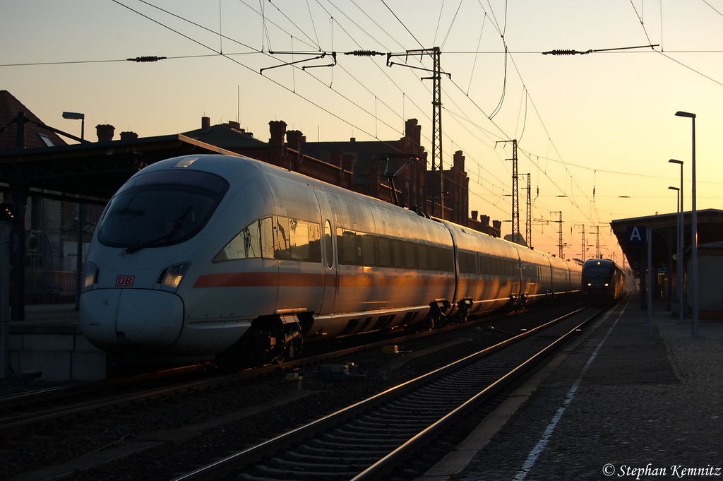 Am Gleis 1 in Stendal steht die 411 003-7  Paderborn  als ICE 1546 von Berlin Ostbahnhof nach D�sseldorf Hbf & 411 008-6  Berlin  als ICE 1536 von Berlin Ostbahnhof nach K�ln Hbf. Am Gleis 2 steht die 642 191/691 & 642 173/673 als RB13 (RB 17954) von Rathenow nach Braunschweig Hbf. 23.03.2012 