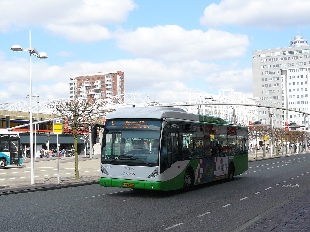 Arriva Bus 4885 (ex-Connexxion) Van Hool A300 Hybride
Baujahr 2009. Stationsplein, Leiden 06-04-2013.

Arriva bus 4885 (ex-Connexxion) Van Hool A300 Hybride
In dienst sinds september 2009. Stationsplein, Leiden 06-04-2013.