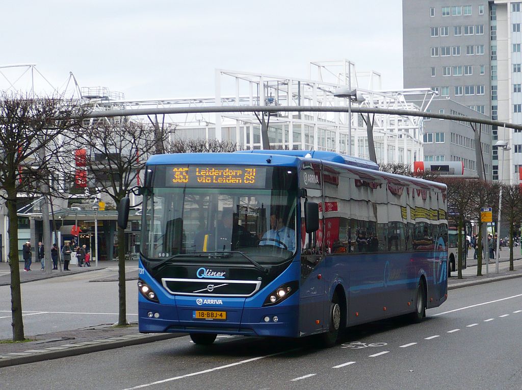 Arriva Bus 7731 Volvo 8900 Qliner Baujahr 2012. Stationsplein Leiden 16-02-2013.

Arriva bus 7731 Volvo 8900 Qliner bouwjaar 2012. Stationsplein Leiden 16-02-2013.