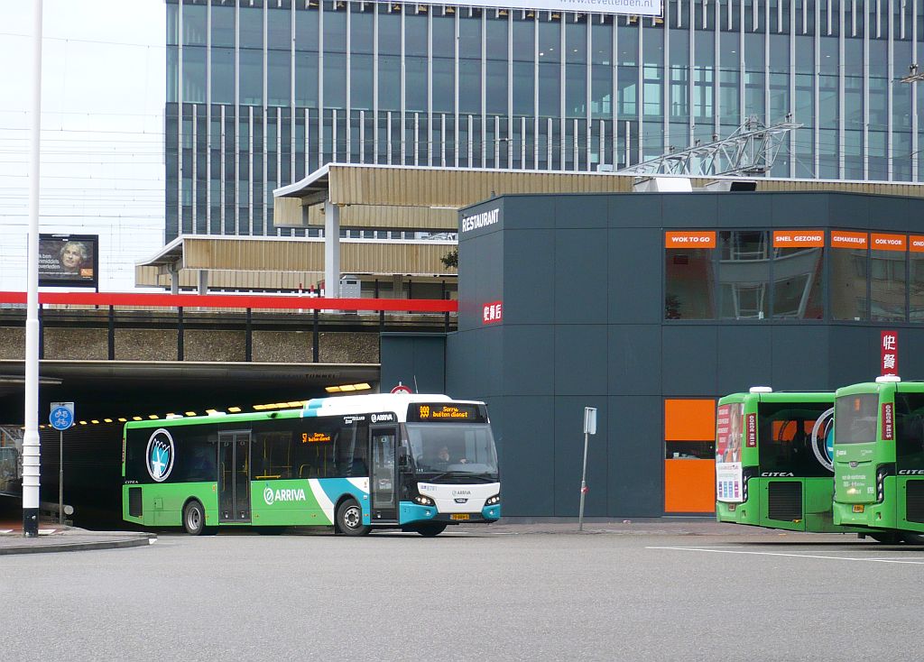 Arriva Bus 8781 DAF VDL Citea LLE120 Baujahr 2012. Stationsplein, Leiden 16-02-2013.

Arriva bus 8781 DAF VDL Citea LLE120 bouwjaar 2012. Stationsplein, Leiden 16-02-2013.