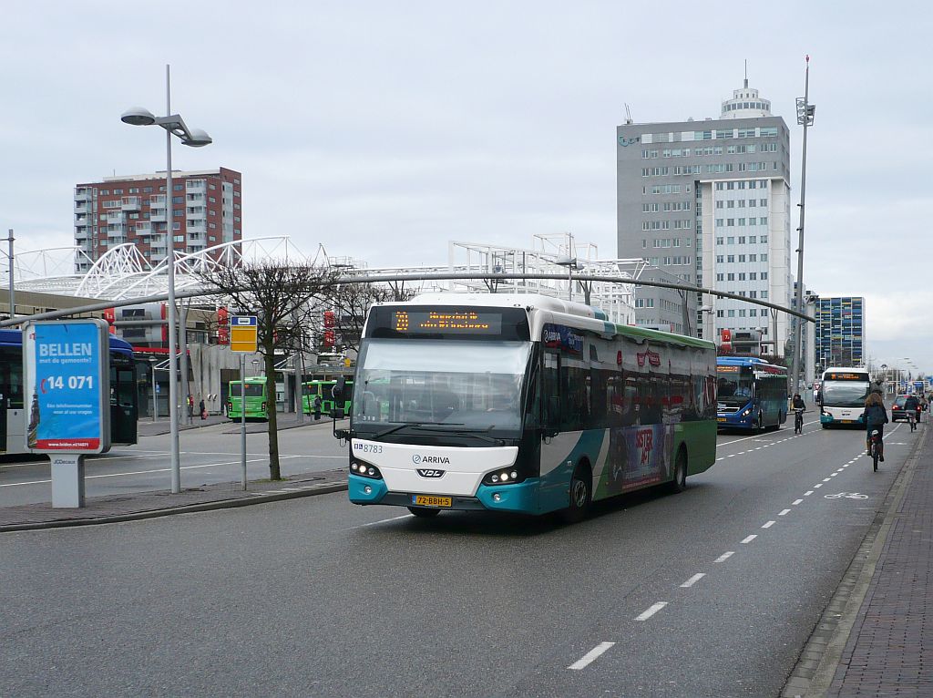 Arriva Bus 8783 DAF VDL Citea LLE120 Baujahr 2012. Stationsplein, Leiden 16-02-2013.

Arriva bus 8783 DAF VDL Citea LLE120 bouwjaar 2012. Stationsplein, Leiden 16-02-2013.