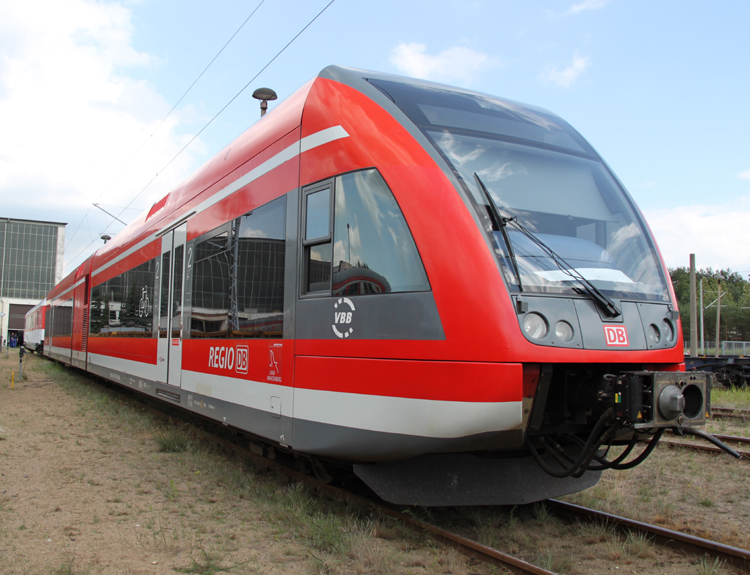 Auch diese schne Landplage von DB-Regio(VBB)abgestellt im Bahnwerk Neustrelitz(Netinera Werke GmbH)Aufgenommen am 17.06.2011 Tag der offenen Tr.
