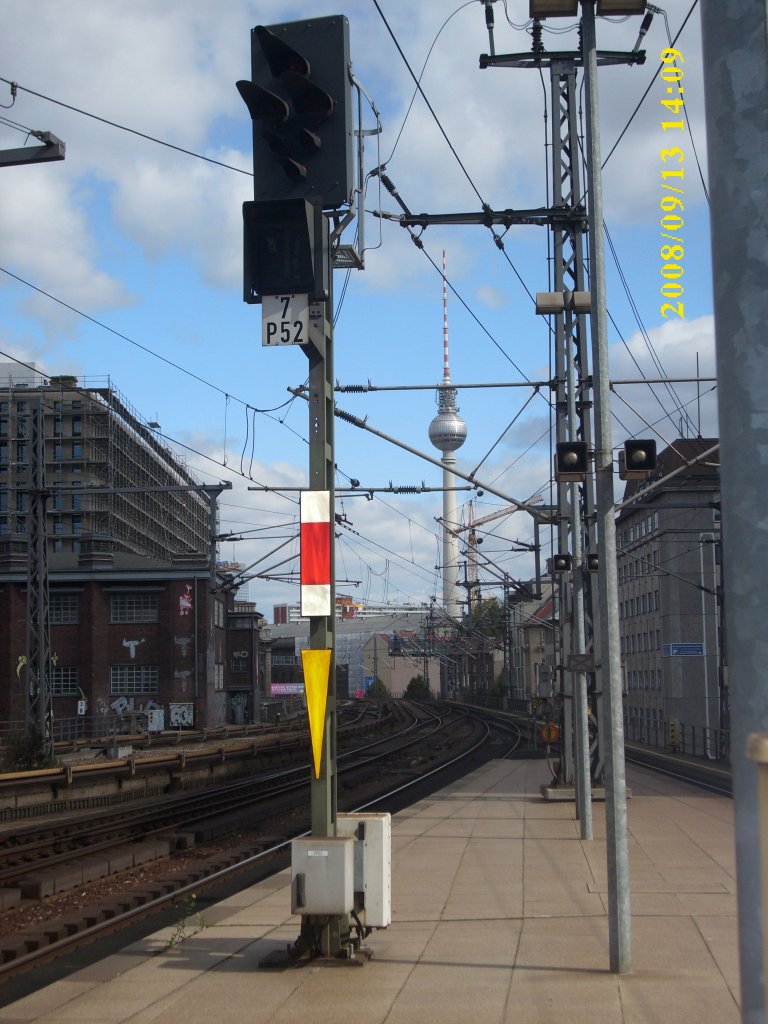 Ausfahrsignal P52 in Richtung Berlin Alexanderplatz in Berlin Friedrichstra�e.