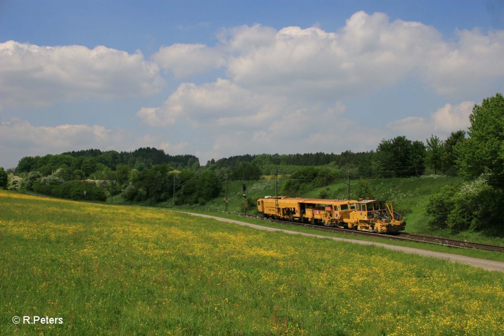Baufahrzeug bei P�lling nach N�rnberg. 13.05.11