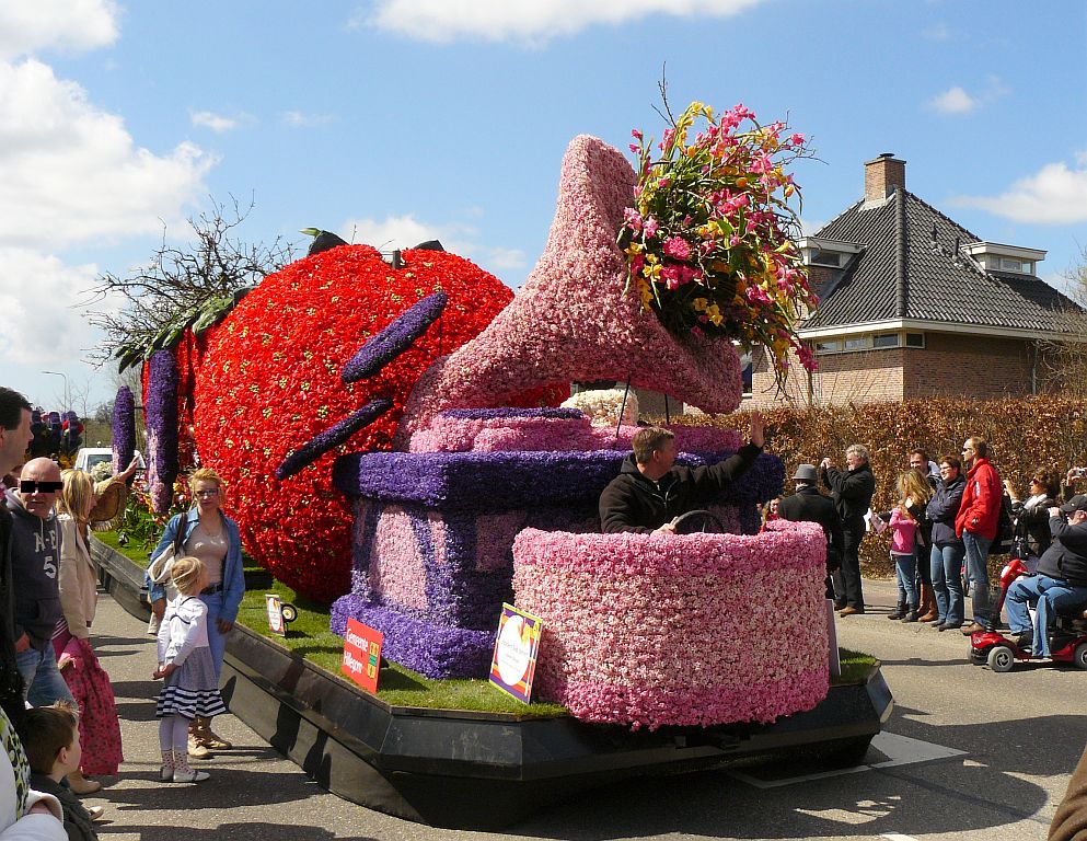 Blumenkorso 2013. Hoofdstraat, Sassenheim 20-04-2013. 

Bloemencorso 2013. Hoofdstraat, Sassenheim 20-04-2013.