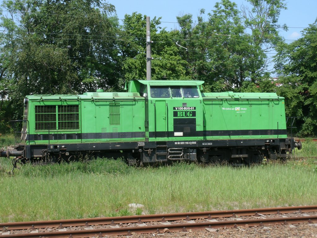 BUG-V100-01,am 11.Juni 2011,auf der Ladestra�e in Bergen/R�gen. 