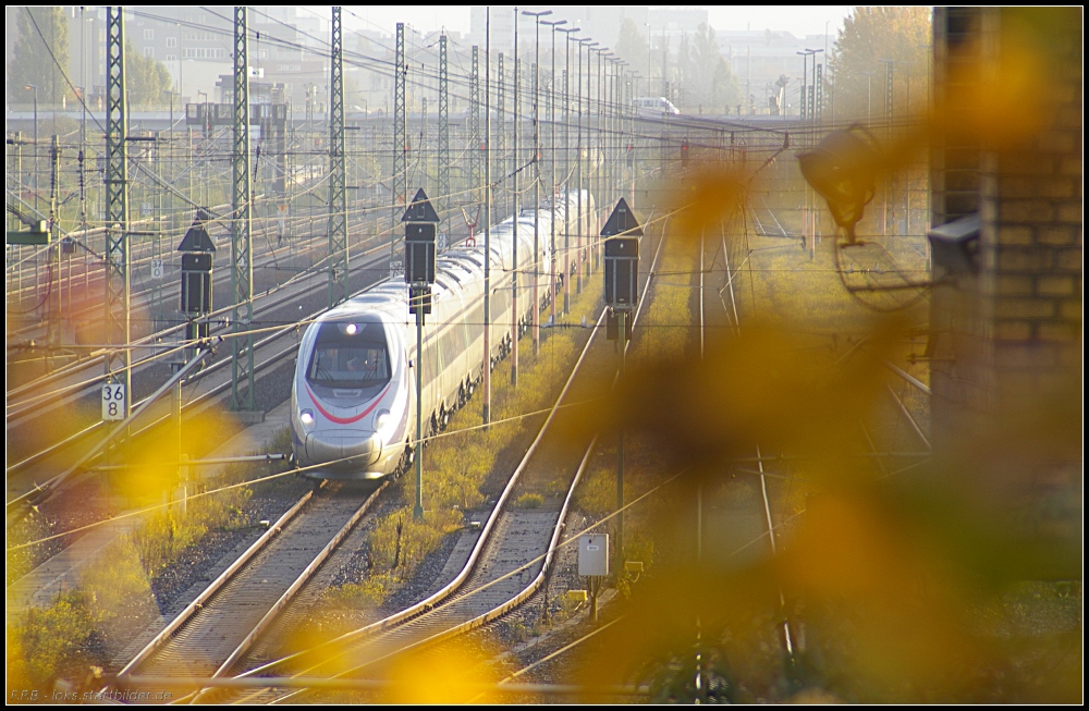 CIS 610 711 und CIS 610 707 als ST 93170 auf �berf�hrungsfahrt nach Breddin (gesehen Berlin-Moabit 27.10.2010)