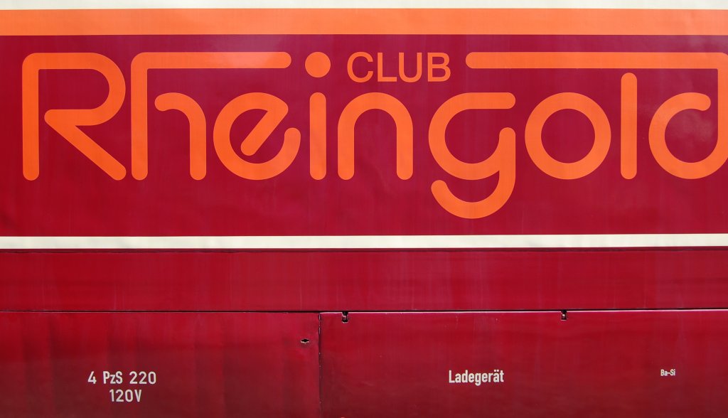 CLUB Rheingold-Logo an den Seitenwnden. (14.08.2010) 