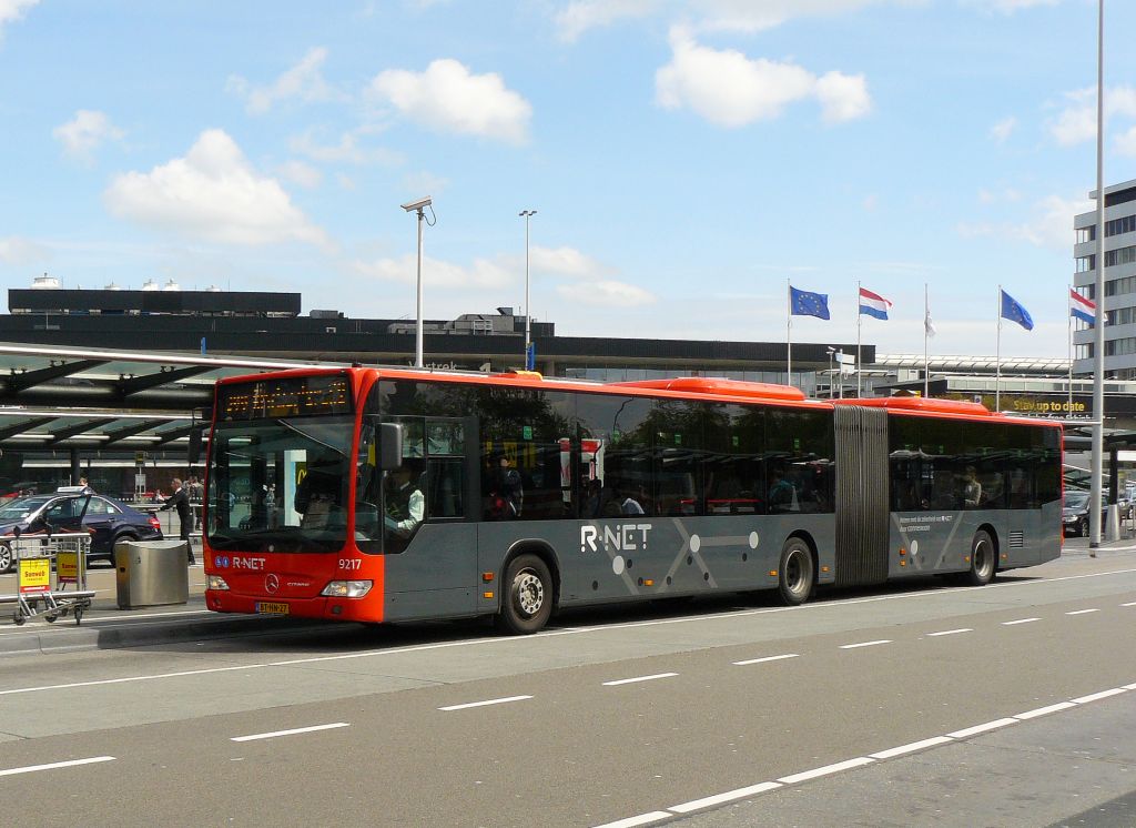 Connexxion 9217 Mercedes-Benz O530G Citaro LE Baujahrr 2007. Schiphol, Amsterdam 06-05-2012.