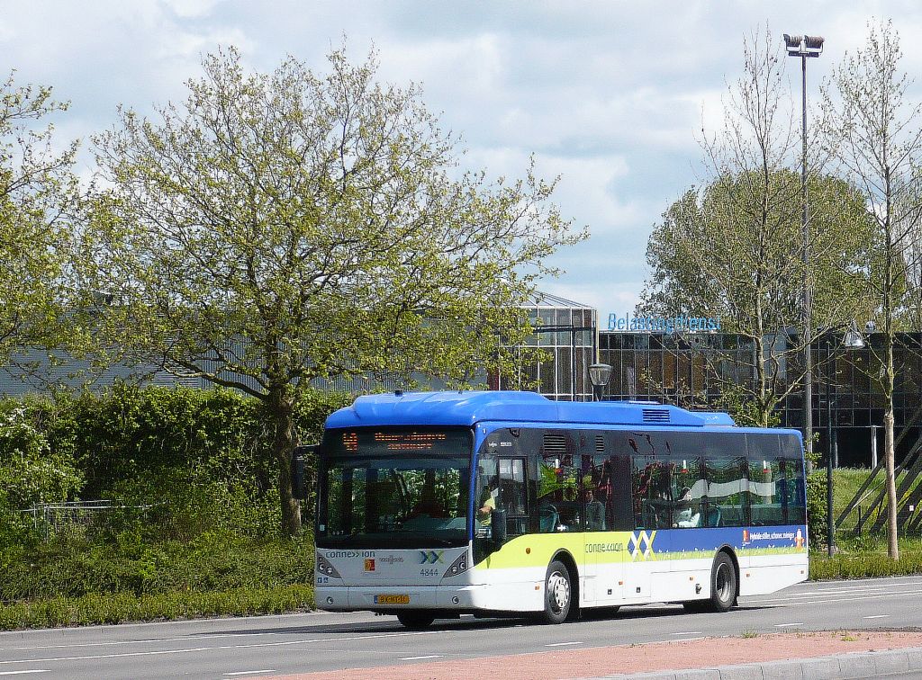 Connexxion Bus 4844 Van Hool New A300 Hybride. Willem de Zwijgerlaan Leiden 12-05-2012.