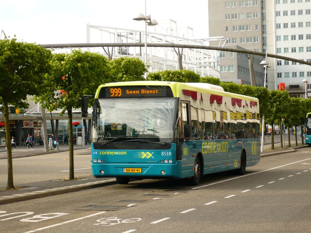 Connexxion Bus 8538 DAF VDL Berkhof Ambassador 200 Baujahr 2005.  Stationsplen Leiden dinsdag 10-07-2012.

Connexxion bus 8538 DAF VDL Berkhof Ambassador 200 bouwjaar 2005.  Stationsplen Leiden dinsdag 10-07-2012.