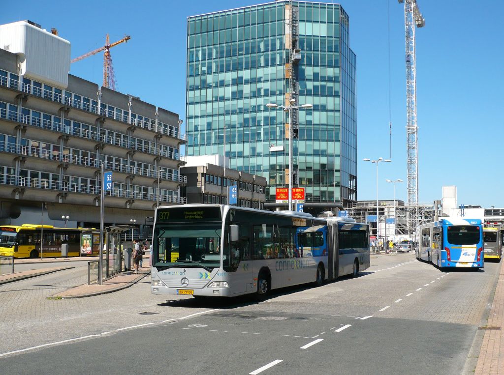 Connexxion Bus 9144 Mercedes-Benz O530G Citaro bBaujahr 2003. Utrecht Centraal Station 24-07-2012.  Connexxion bus 9144 Mercedes-Benz O530G Citaro bouwjaar 2003. Streekbusstation Utrecht CS 24-07-2012.