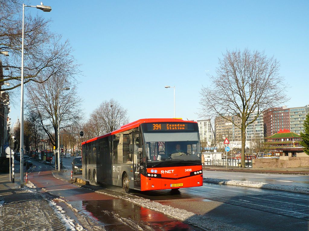 Connexxion R-Net (Randstadnet) Bus 3498 VDL Citea CLE 137 Baujahr 2010. Prins Hendrikkade Amsterdam 06-02-2013.

Connexxion R-Net (Randstadnet) bus 3498 VDL Citea CLE 137 bouwjaar 2010. Prins Hendrikkade bij de Kikkerbilsluis Amsterdam 06-02-2013.