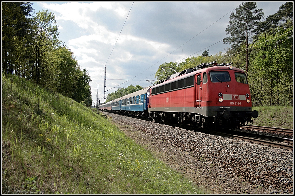 DB 115 332-9 mit dem D441/443 nach Kiev Pass/Moskva Belorusskaja (gesehen Gr�nheide Fangschleuse 25.05.2010 - Update: 04/2012 in Bln.-Rummelsburg zA; 09/2012 in Dortmund Bbf zA; 24.09.2012 nach Eschweiler �berstellt)