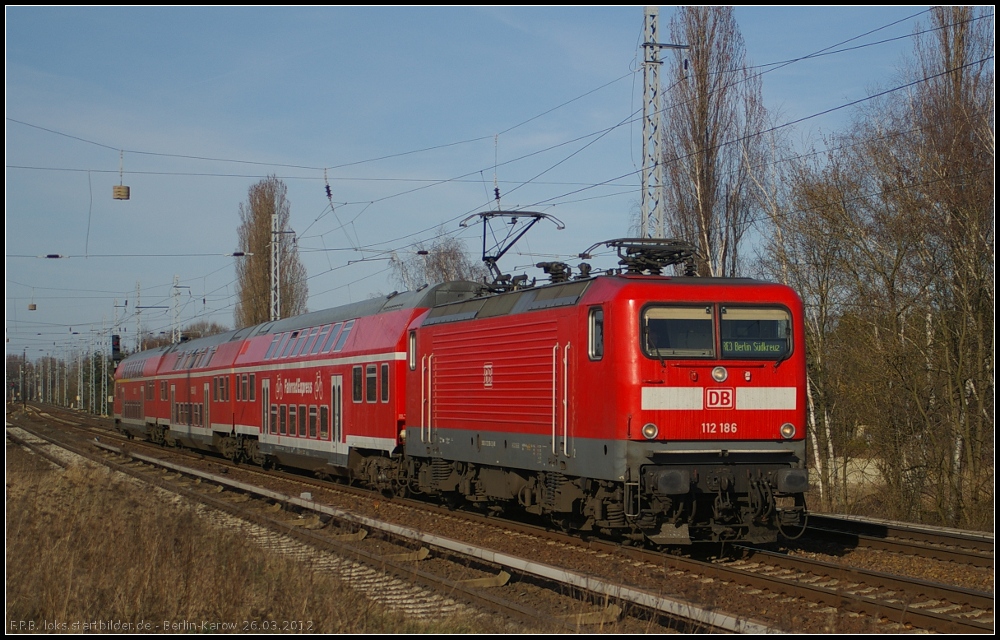 DB Regio 112 186 mit dem FahrradExpress nach Berlin-S�dkreuz (gesehen Berlin-Karow 26.03.2012)