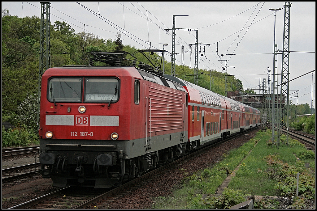 DB Regio 112 187-0 mit dem RE1 nach Eisenhüttenstadt (Berlin Wannsee 14.05.2010)