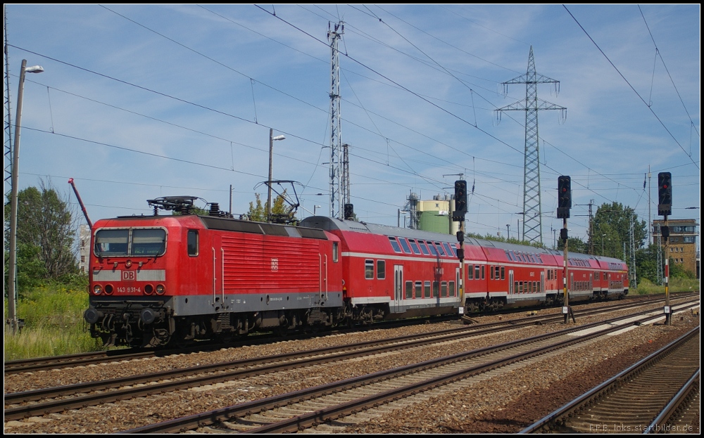 DB Regio 143 931-4 mit dem RE7 nach W�nsdorf-Waldstadt am 23.07.2012 in Berlin Sch�nefeld Flughafen