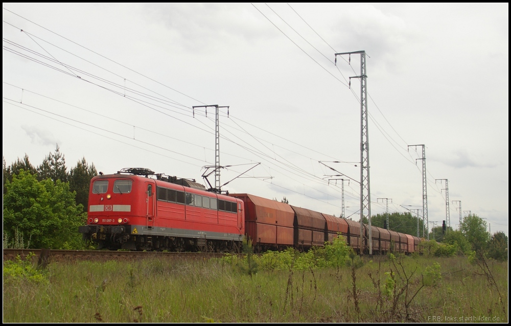 DB Schenker 151 097-3 mit Sch�ttgut am 10.05.2012 in Berlin Wuhlheide