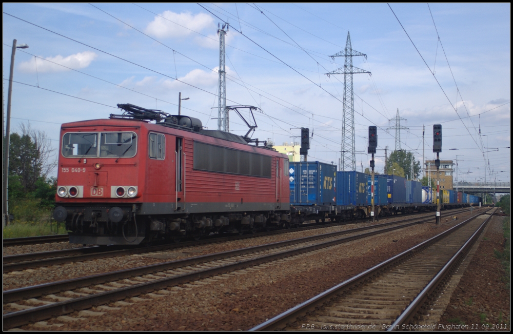 DB Schenker 155 040-9 mit Containerzug (gesehen 11.09.2011 Berlin Schönefeld Flughafen)