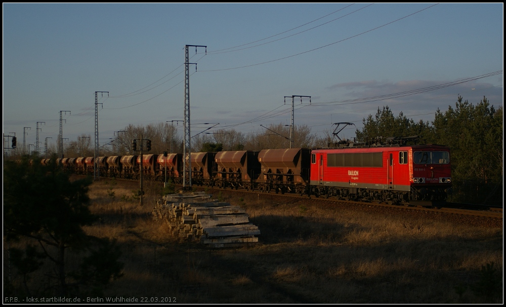 DB Schenker 155 081-3 mit Tds-Wagen am 22.03.2012 in der Berliner Wuhlheide
<br><br>
Update: Am 21.05.2015 in Opladen verschrottet