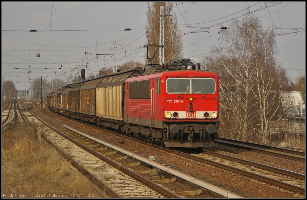 DB Schenker 155 207-4 mit einem gemischtem G�terzug am 08.4.2013 in Berlin-Karow
<br><br>
Update: 2015 in Rostock-Seehafen z; ++ 01.09.2015 in Opladen