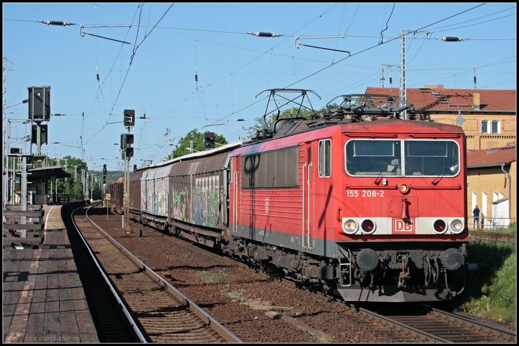 DB Schenker 155 208-2 mit gemischtem Güterzug Richtung Seddin (gesehen Michendorf 03.06.2010)
<br><br>
- Update: In Leverkusen-Opladen am 11.11.2013 verschrottet
