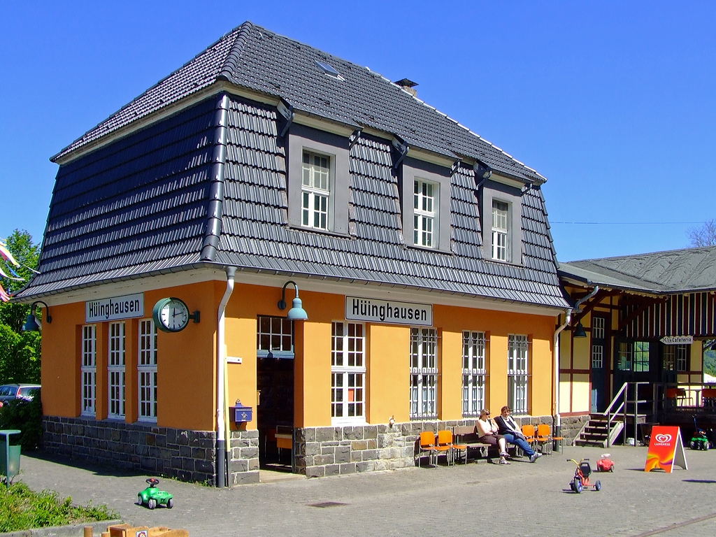 Der Bahnhof Hinghausen der MME  Mrkische Museums-Eisenbahn e.V.  (Sauerlnder Kleinbahn)  am 23.05.2010.