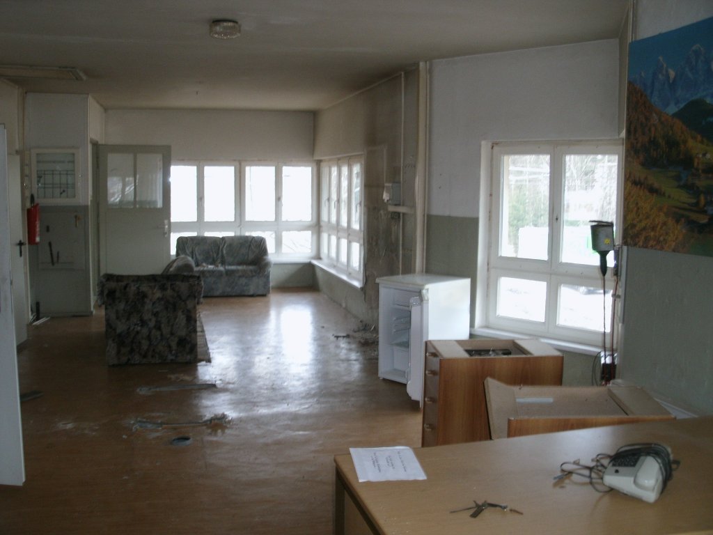 Der letzte Rest stand am 21.M�rz 2011 im Fahrdienstleiterstellwerk Binz.Nachdem Alles ausger�umt wurde,verf�llt jetzt das Stellwerk in einem Dornr�schenschlaf.