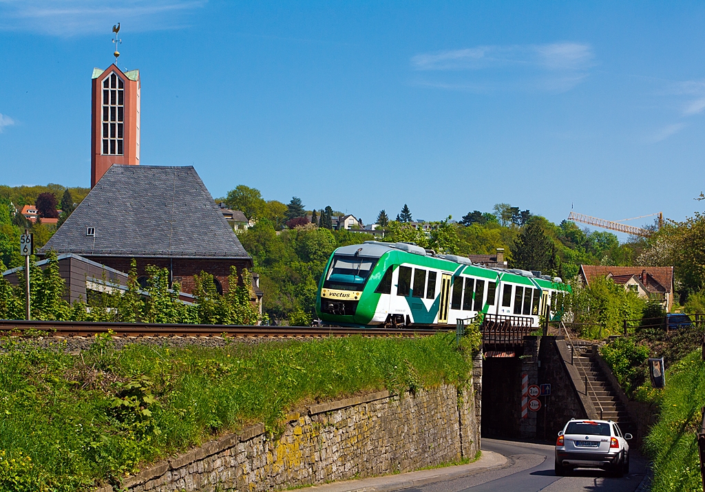 Der VT 259 der vectus (ein Alstom Coradia LINT 41) fhrt am 05.05.2013 von Diez (Lahn) weiter in Richtung Koblenz. 
Er fhrt als RB die Strecke Limburg/Lahn - Koblenz auf der KBS 625 - Untere Lahntalbahn.
 Der Triebwagen mit den NVR-Nummern 95 80 0648 159-1 D-VCT / 95 80 0648 659-0 D-VCT wurde 2004 bei ALSTOM LHB unter der Fabrik-Nummer 1188-009 gebaut.
