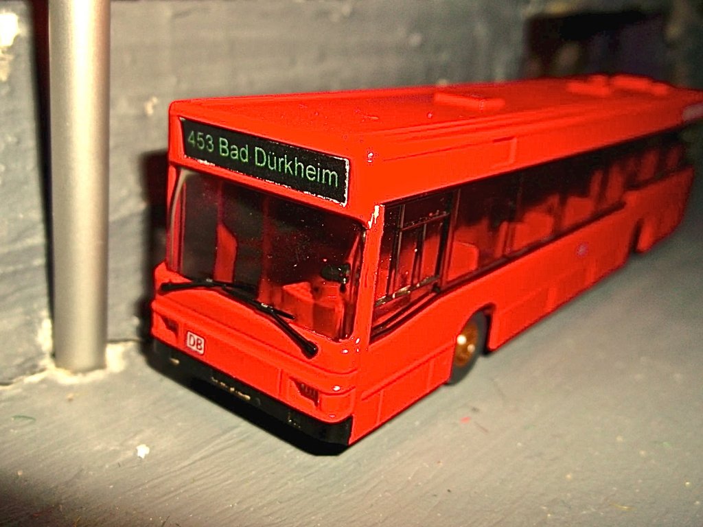 Detailaufnahme eines MAN NL 202.2, von Eistal-Bus GmbH. Das Fahrzeug fhrt auf der (in echt existierenden!) Linie 453 nach Bad Drkheim.