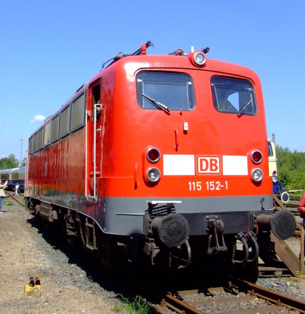 Die 115 152-1 (die erste E10, die die Zulassung erhielt )am 14.08.2010 im Rheinischen Industriebahn- Museum (RIM) in Kln. Die Lok wurde 1957 unter der Fabrik-Nr. 18223 von Krauss-Maffei und elektr. von den Siemens-Schuckert Werk gebaut, die Z-Stellung erfolgte am 23.06.2009.