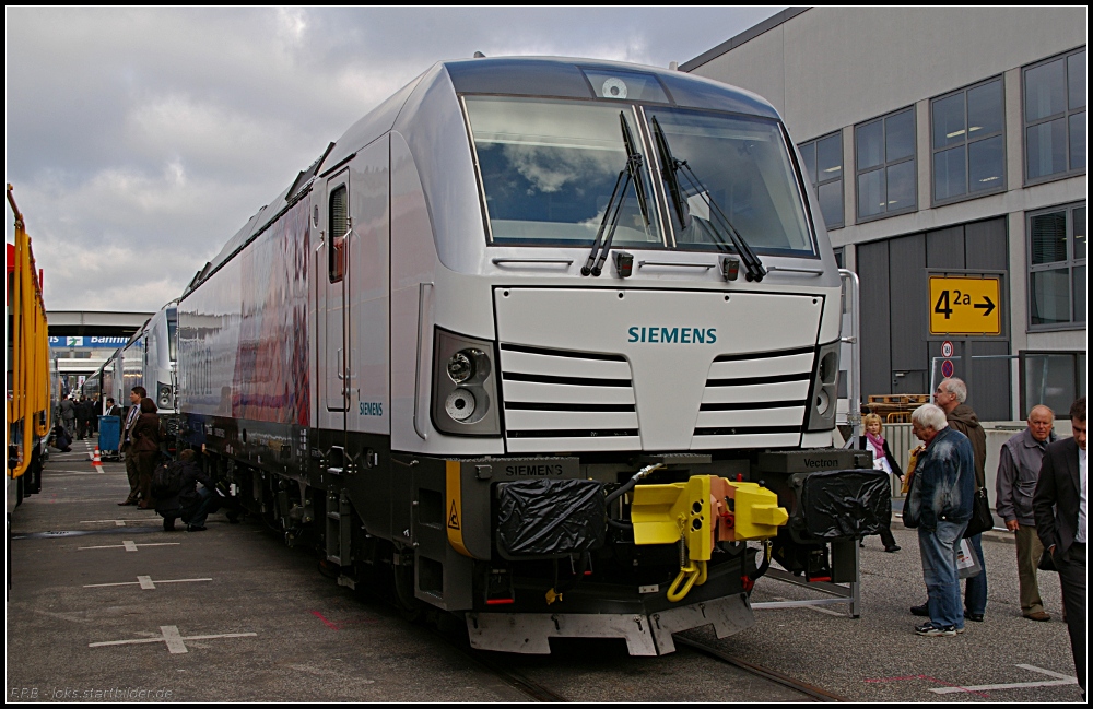 Die 191 951-3 ist fr den Passagier- und Frachtverkehr im nationalen Einsatz gedacht (Vectron DC, NVR-Nummer 91 80 6191 951-3; INNOTRANS 2010 Berlin 21.09.2010)