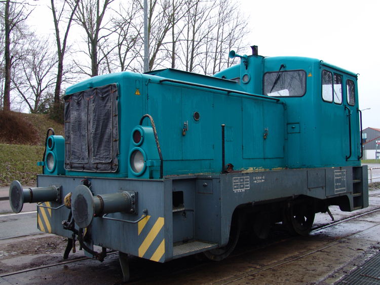 Die alte anbaukche alias V22 vom Rostocker Fracht und Fischereihafen(RFH)abgestellt in Hhe Carl-Hopp-Str. in Rostock.(06.02.2011)