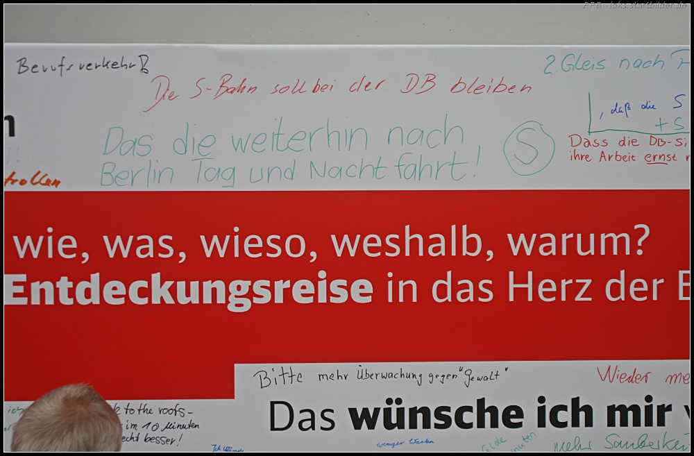 Die S-Bahn soll fahren, mehr Sicherheit, mehr Zge zur Hauptverkehrszeit, krzere Takte. So der Tenor der Wnsche (Tag der offenen Tr S-Bw Grnau, 08.08.2010)