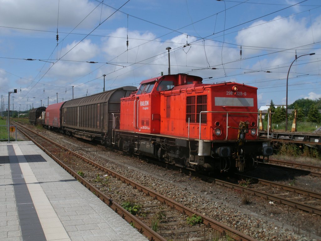 Die �bergabe Stralsund-Mukran,am 18.Juli 2011,gezogen von 298 328 beim einst�ndigen Aufenthalt in Bergen/R�gen.