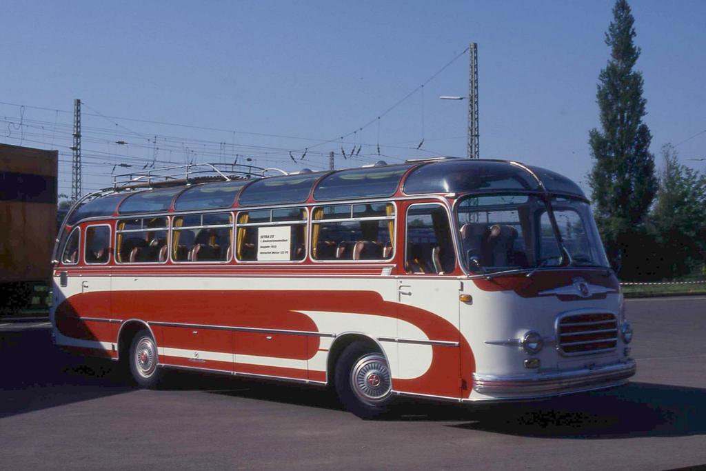 Diesen historischen Setra S 8 traf ich am 10.5.1998 in Minden an.