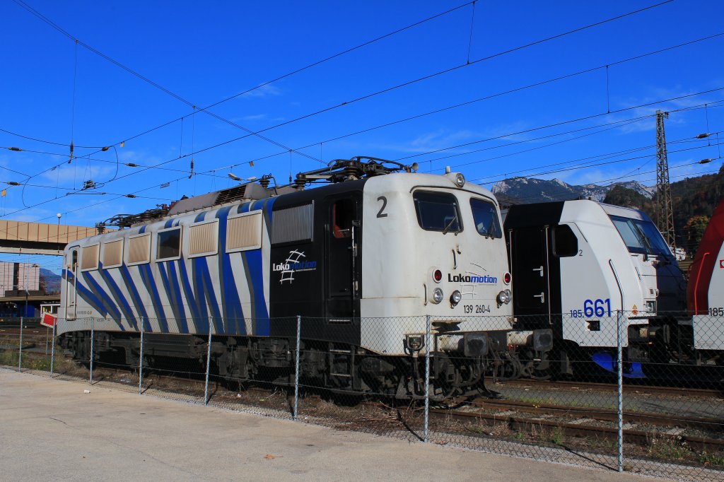 Ebenfalls am 21. Oktober 2012 waren die beiden  Lokomotion-Loks  139 260-4 und 185 661 in Kufstein abgestellt.
