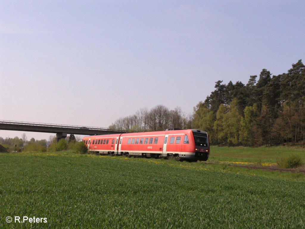 Ein 612er als RE Gera bei Richt bei Schwandorf. 27.04.08