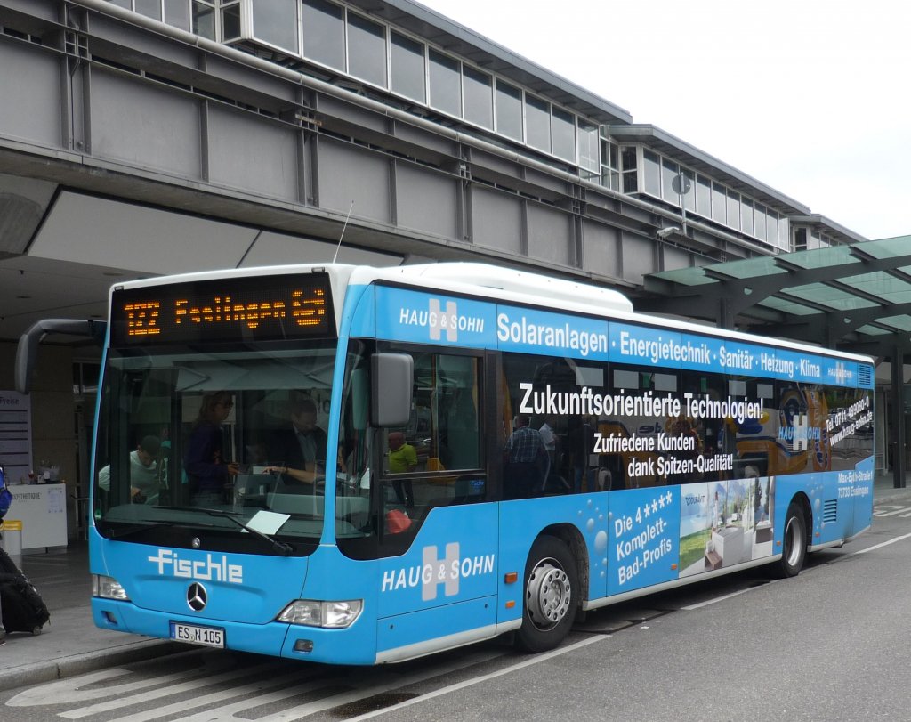 Ein Citaro der Fa. Fischle, Esslingen, wartet auf Fahrgste am Flughafen-Stuttgart
Am 31.08.2012