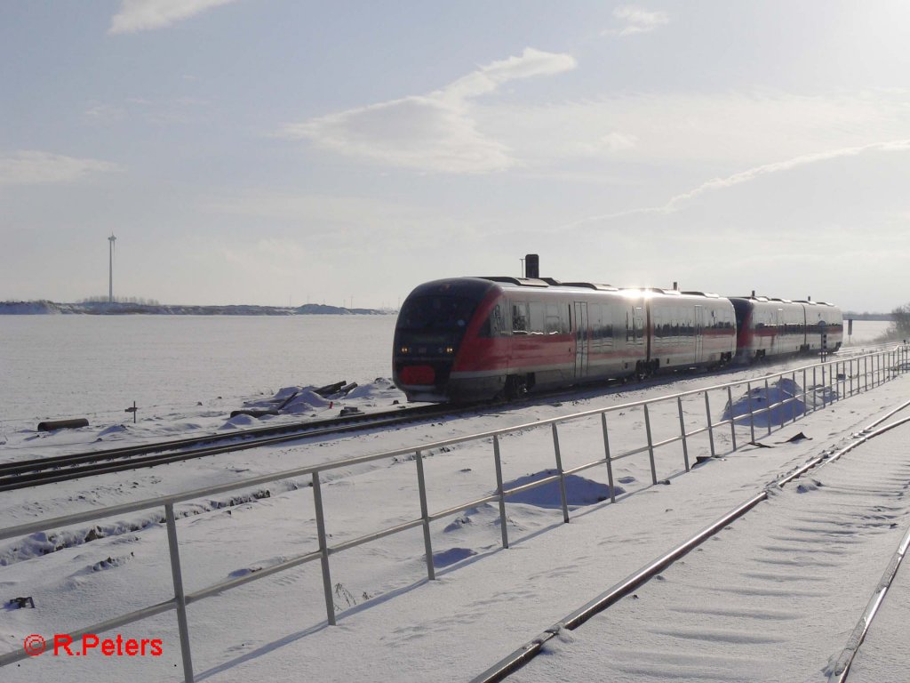 Ein Desiro Doppel als RE aus Erfurt nach Magdeburg in Sta�furt. 31.12.05