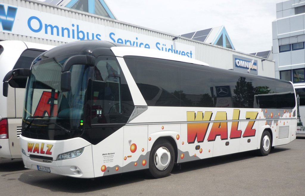 Ein neuer Jetliner, der Fa. Walz-Reisen, in Herrenberg-G�ltstein am 27.05.2013