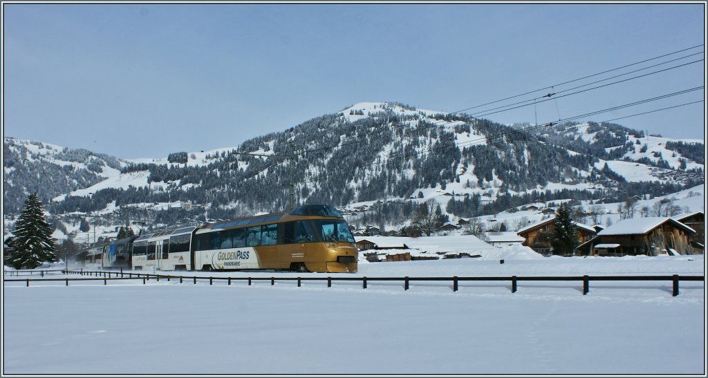 Ein Panoramic-Express kurz vor Gstaad.
(14.02.2013)