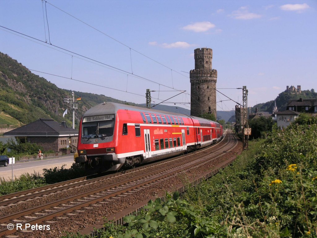Ein RE nach Koblenz verl�sst Oberwesel geschoben von einer 143iger. 24.07.08