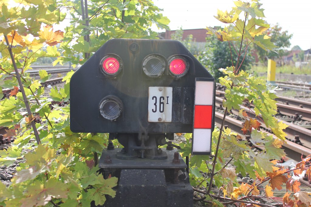 Ein Rotes Signal in Verden a.d. Aller von Gleis 36-1 .
Hat Schon Lange nicht Mehr Wei�es Licht Gegeben.
Gefunden am 10.09.2011