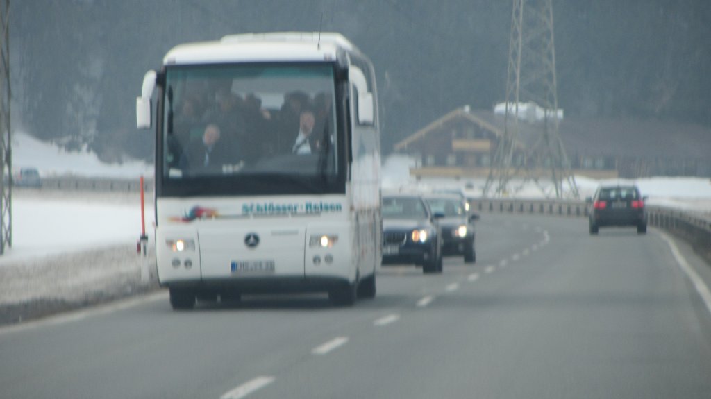 Ein Tourismo Reisebus am 4.3.2012 bei S�ll.