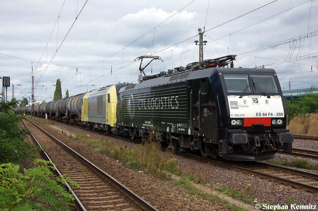 ES 64 F4 - 209 (189 209-0) & ER 20-002 (223 002-7) MRCE Dispolok GmbH fr CTL Logistics GmbH mit einem Kesselzug  Dieselkraftstoff oder Gasl oder Heizl (leicht)  bei der Durchfahrt in Magdeburg-Eichenweiler. 08.09.2012 