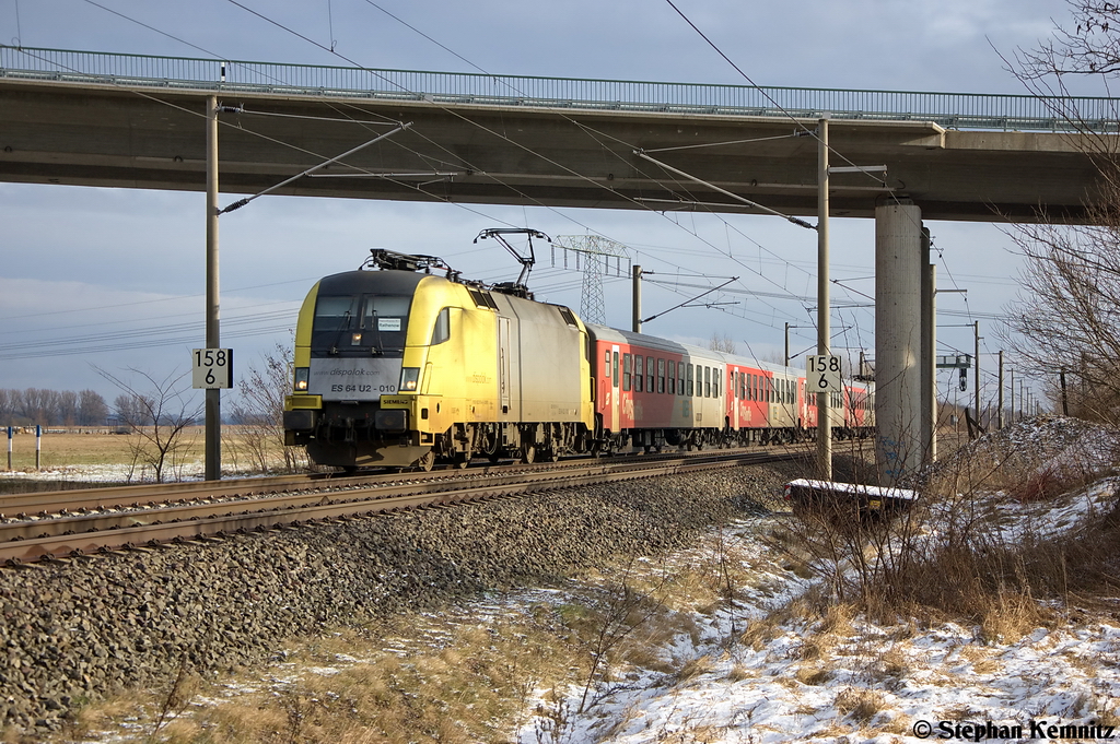 ES 64 U2 - 010 (182 510-8) MRCE Dispolok GmbH fr ODEG - Ostdeutsche Eisenbahn GmbH mit dem RE4 (RE 37312) von Ludwigsfelde nach Rathenow bei Nennhausen. Dieser RE4 Umlauf fuhr nur bis Nennhausen. 12.01.2013