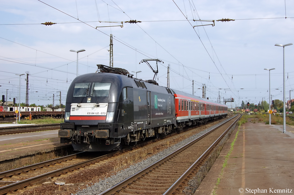 ES 64 U2 - 073 (182 573-6) MRCE Dispolok GmbH im Dienst f�r die DB Regio AG mit der RB20 (RB 16314) von Halle(Saale)Hbf nach Eisenach in Gro�korbetha. 23.08.2011
