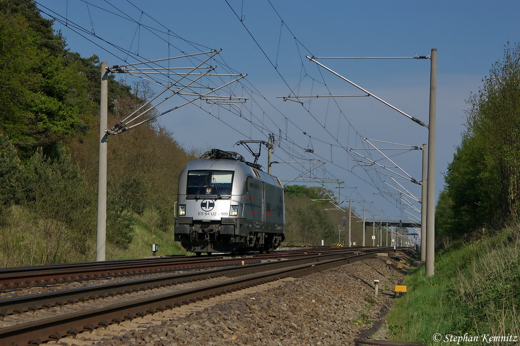 ES 64 U2 - 100 (182 600-7) HUPAC f�r Raildox GmbH & Co. KG kommt als Lz durch Nennhausen gefahren und fuhr in Richtung Rathenow weiter. 01.05.2012